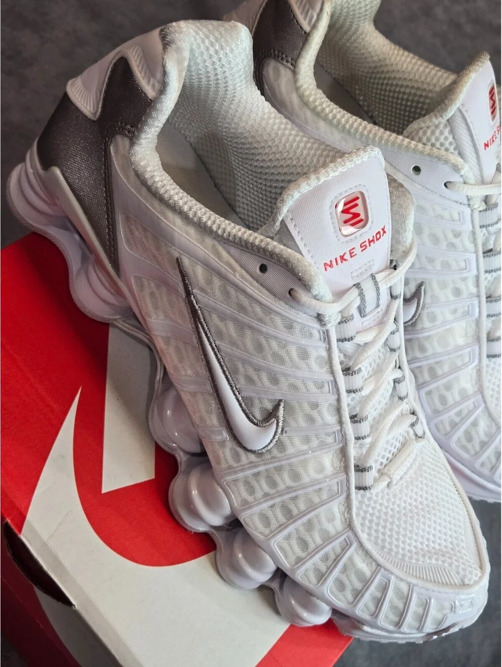 Nike Shox TL - White / Metallic Silver (AV3595-100) Men's Size 8 BRAND NEW